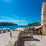 La Porta 1, Seaview Apartment In The Center